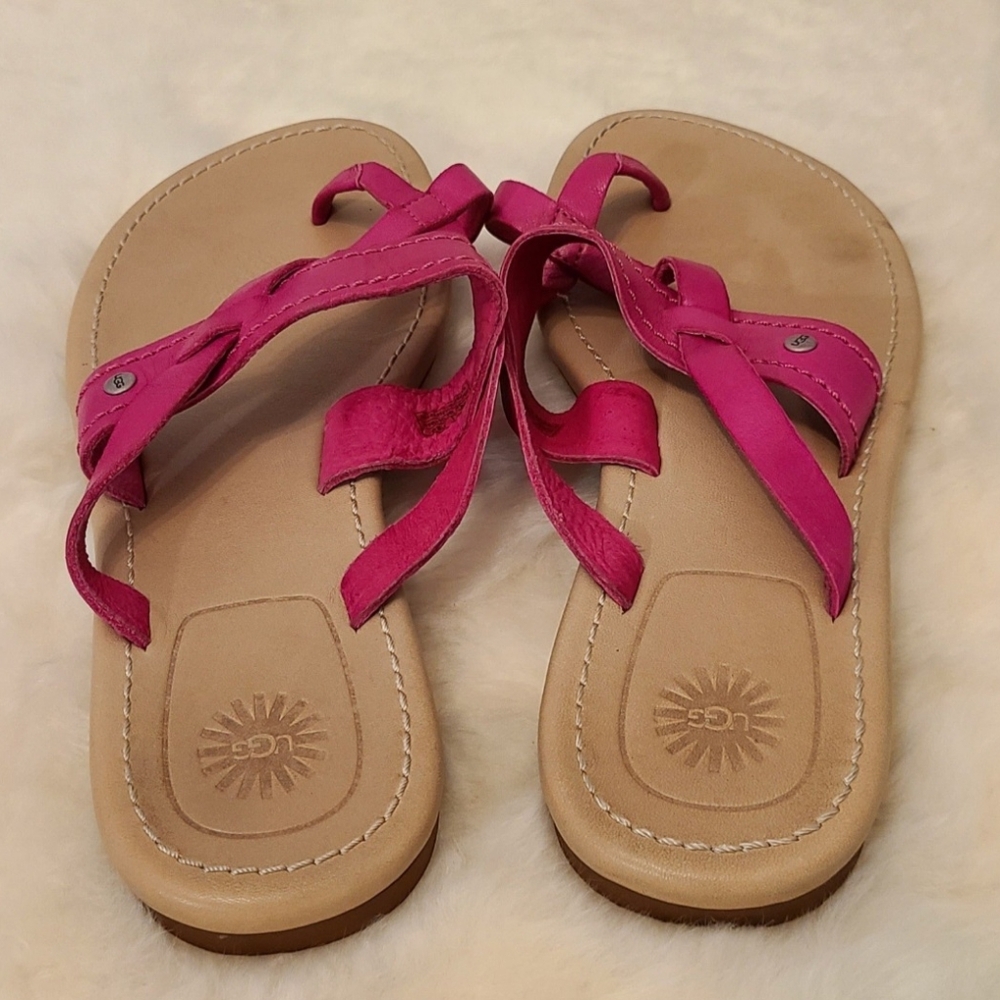 Ugg Sandals - Picture 1 of 4